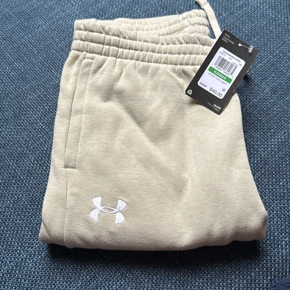 Under Armour boys joggers- new with tags - Picture 1 of 3